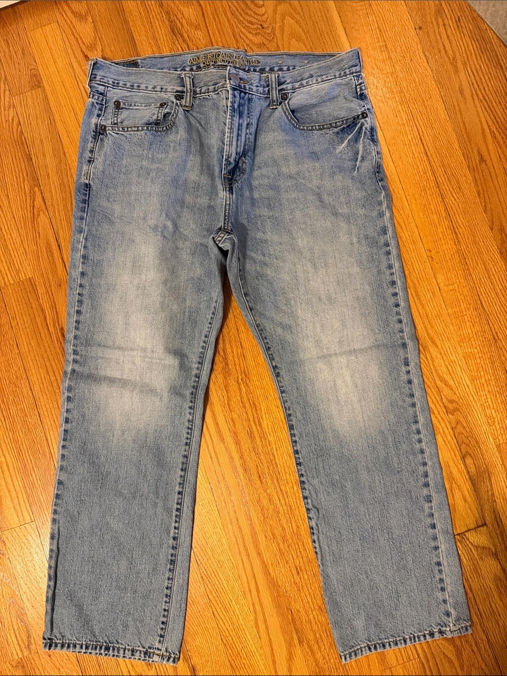 American Eagle Outfitters Light Blue Straight Jeans 36x30 Like new